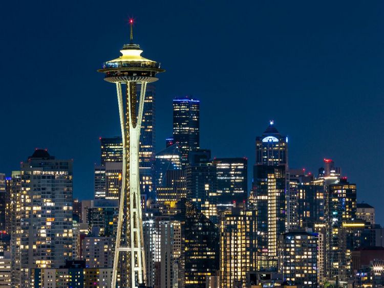 Produktbild: CALVENDO Puzzle Atemberaubende Skyline von Seattle zur blauen Stunde | 1000 Teile Lege-Gr&ouml;&szlig;e 64x48cm Foto-Puzzle f&uuml;r gl&uuml;ckliche Stunden