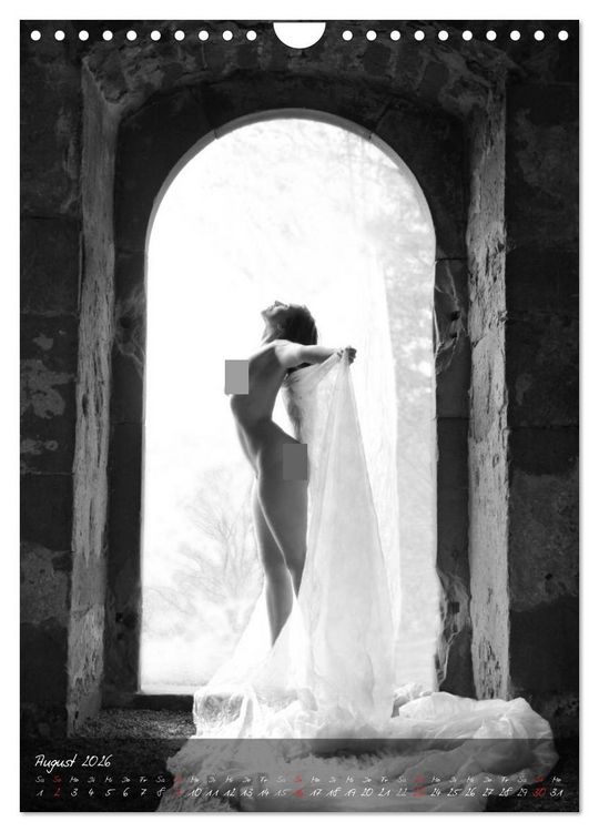 Produktbild: Die nackte T&uuml;r - Outdoor Aktfotografie in schwarzwei&szlig; (Wandkalender 2026 DIN A4 hoch), CALVENDO Monatskalender