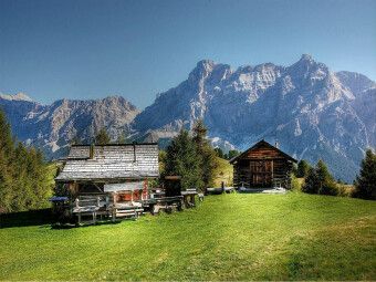 Produktbild: CALVENDO Puzzle Ein Motiv aus dem Kalender Idyllische H&uuml;tten und Hochalmen | 1000 Teile Lege-Gr&ouml;&szlig;e 64x48cm Foto-Puzzle f&uuml;r gl&uuml;ckliche Stunden