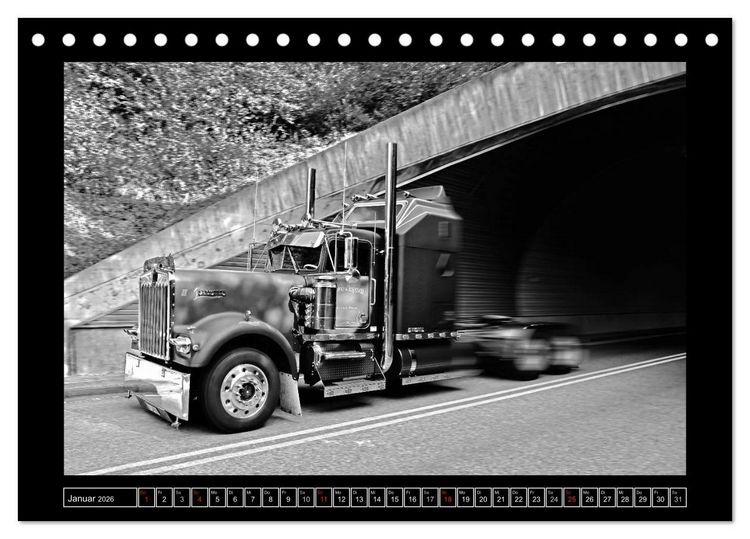 Produktbild: Kenworth W900A EXTHD - in schwarzwei&szlig; (Tischkalender 2026 DIN A5 quer), CALVENDO Monatskalender