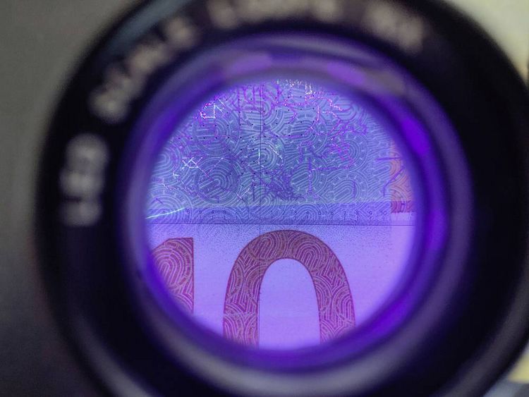 Produktbild: Ideal Tek LE.003UV.ITU 10X Lupe mit mm-Skala, 8 UV LED Handlupe mit LED-Beleuchtung Vergr&ouml;&szlig;erungsfaktor: 10 x Linsengr&ouml;&szlig;e: (&Oslash;) 30 mm Schwarz