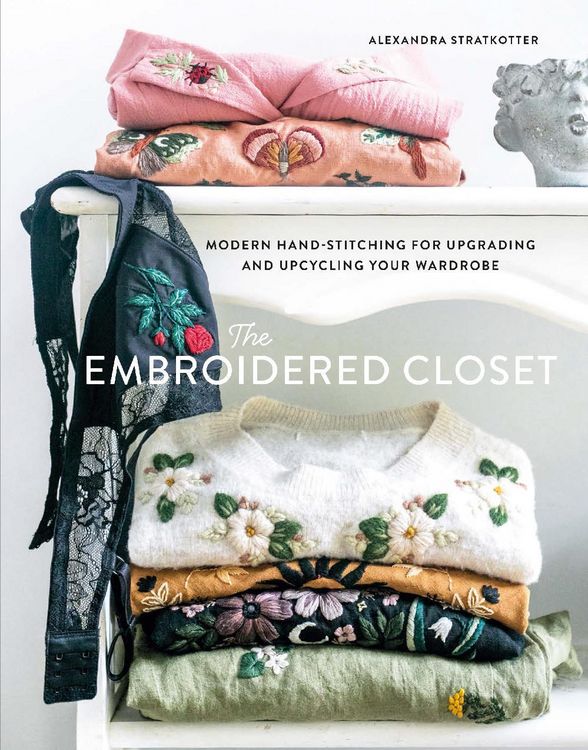 Produktbild: The Embroidered Closet