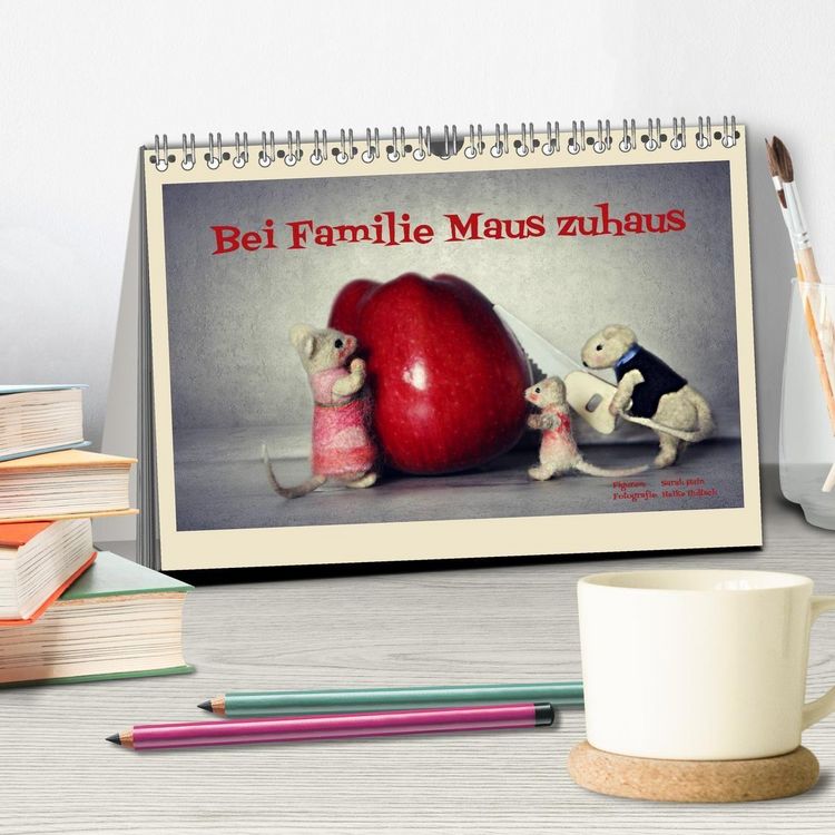 Produktbild: Bei Familie Maus zuhaus (Tischkalender 2027 DIN A5 quer), CALVENDO Monatskalender