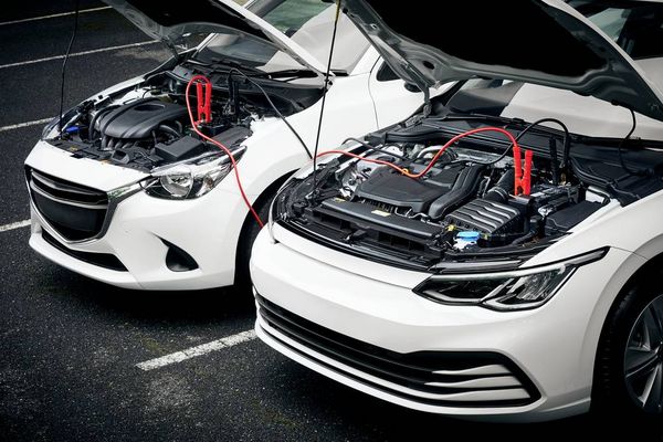 Produktbild: Osram Automotive BATTERYstart STARTER CABLE 300A Starthilfekabel 16 mm&sup2; Aluminium (kupferbeschichtet) 3 m mit Kunststoffzangen