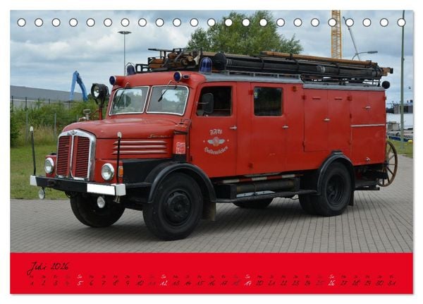 Produktbild: Einsatzfahrzeuge aus Ostdeutschland von 1961 bis heute (Tischkalender 2026 DIN A5 quer), CALVENDO Monatskalender