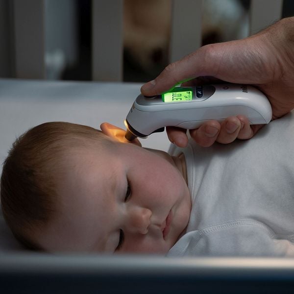 Produktbild: Braun ThermoScan 7+, IRT6525WE Infrarot Fieberthermometer Vorgew&auml;rmte Me&szlig;spitze