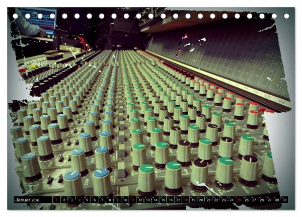 Produktbild: STUDIO Equipment (Tischkalender 2026 DIN A5 quer), CALVENDO Monatskalender