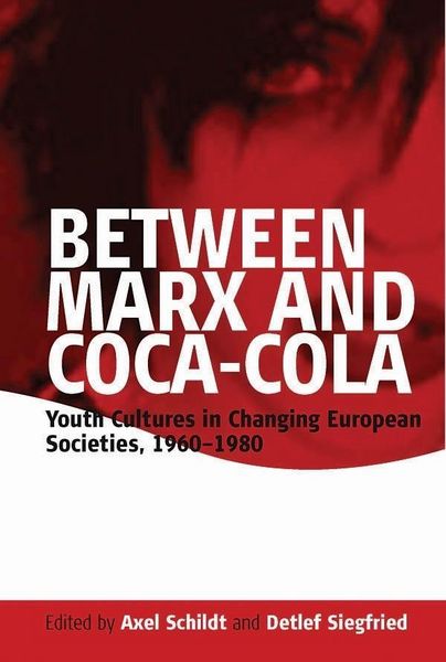 Produktbild: Between Marx and Coca-Cola