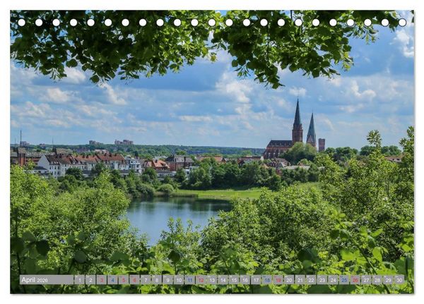 Produktbild: L&uuml;neburg - Eine mittelalterliche und romantische Hansestadt (Tischkalender 2026 DIN A5 quer), CALVENDO Monatskalender