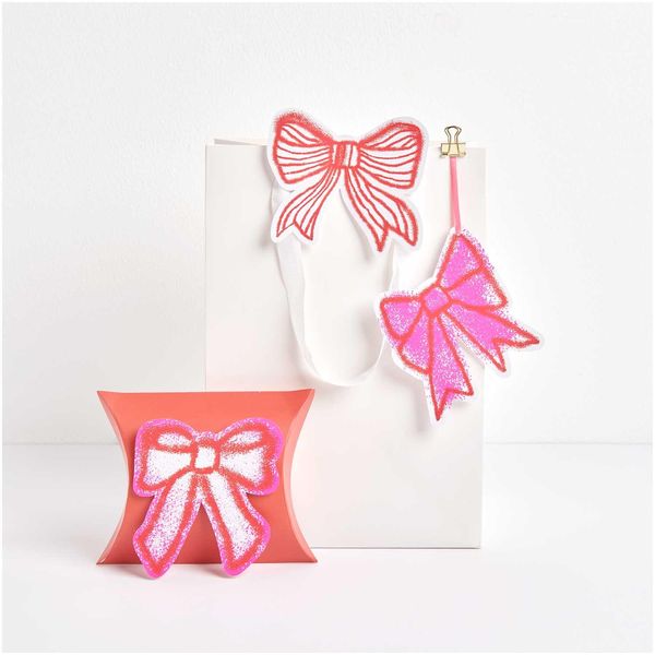 Produktbild: Motivpapierblock Put A Bow On It!. 23 Blatt