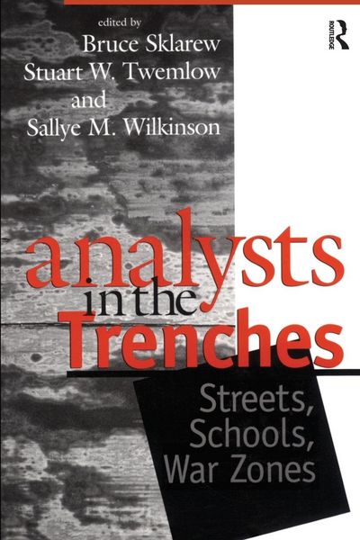 Produktbild: Analysts in the Trenches