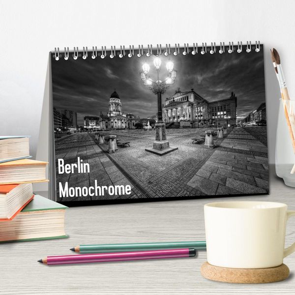 Produktbild: Berlin Monochrome (Tischkalender 2026 DIN A5 quer), CALVENDO Monatskalender