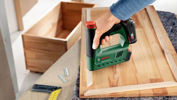 Produktbild: Bosch Home and Garden 06032A7000 Akkutacker Klammerntyp Typ 53 Klammernl&auml;nge 6 - 14 mm ohne Akku