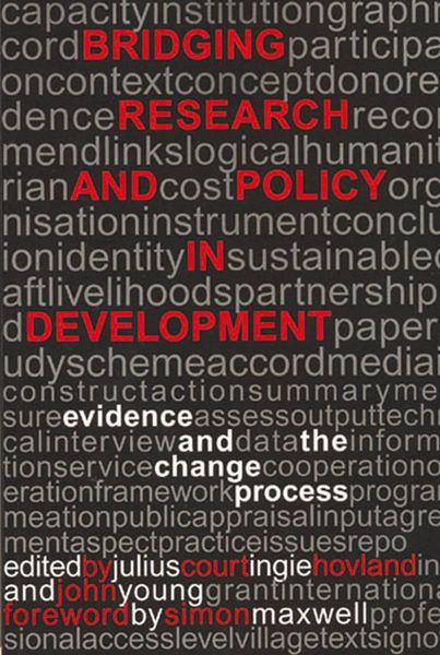 Produktbild: Bridging Research and Policy in Development