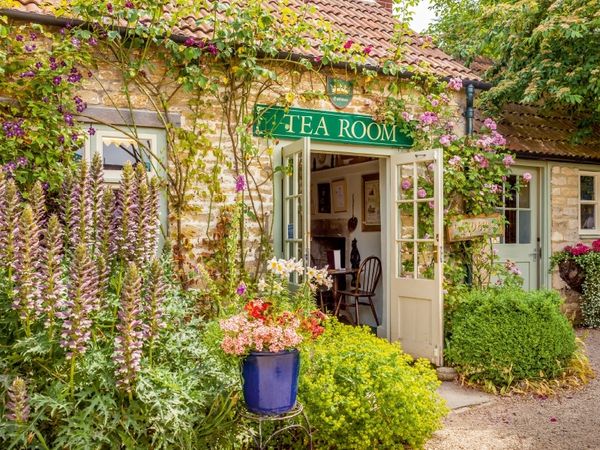 Produktbild: CALVENDO Puzzle Tea Room in Lacock in Wiltshire, England | 1000 Teile Lege-Gr&ouml;&szlig;e 64x48cm Foto-Puzzle f&uuml;r gl&uuml;ckliche Stunden