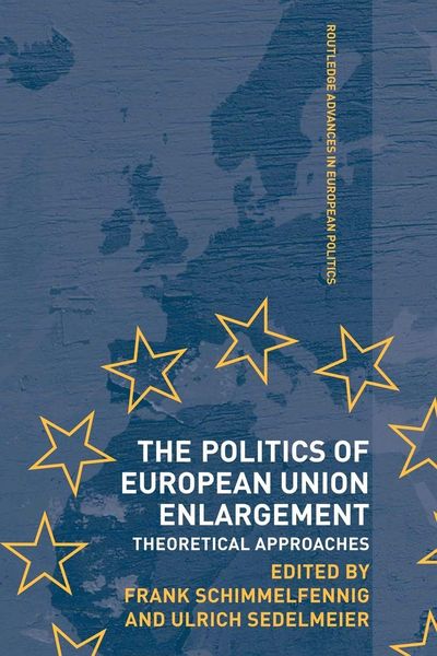 Produktbild: The Politics of European Union Enlargement