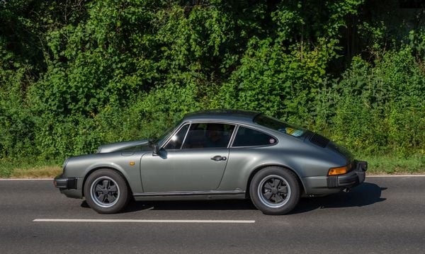 Revell - Porsche 911 Carrera 3.2 Coupé G-Model