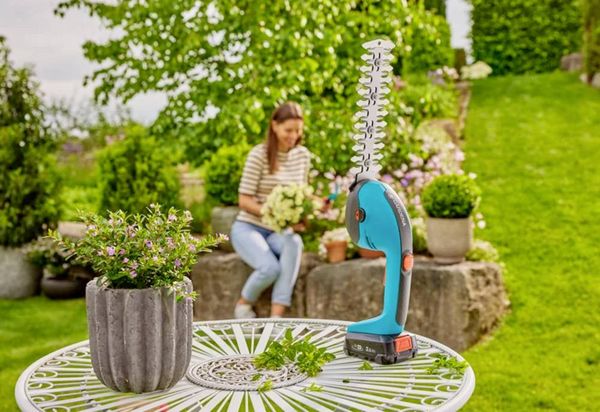 Produktbild: GARDENA 14750-55 Akku Gras- und Strauchschere ohne Akku, ohne Ladeger&auml;t