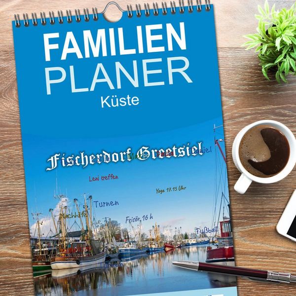 Produktbild: Familienplaner 2026 - Fischerdorf Greetsiel. Bezauberndes Warfendorf der Krummh&ouml;rn mit 5 Spalten (Wandkalender, 21 x 45 cm) CALVENDO