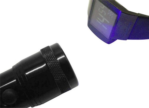 Produktbild: Berger & Schr&ouml;ter UV 395-400 nm 40382 UV-LED Taschenlampe mit Handschlaufe batteriebetrieben 95 g