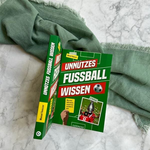 Produktbild: Unn&uuml;tzes Fu&szlig;ballwissen