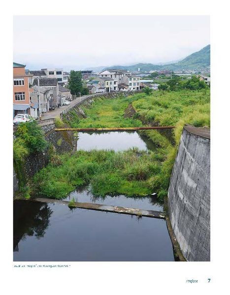Produktbild: Between Land and Water