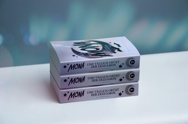 Produktbild: Mona - Und t&auml;glich gr&uuml;&szlig;t der Erzd&auml;mon