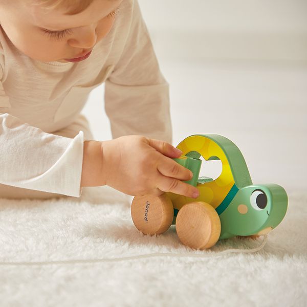 Produktbild: Entwicklungsbox mit 4 Spielzeugen ab 18 Monaten &ndash; Ziehspiel, Musik u. Puzzle