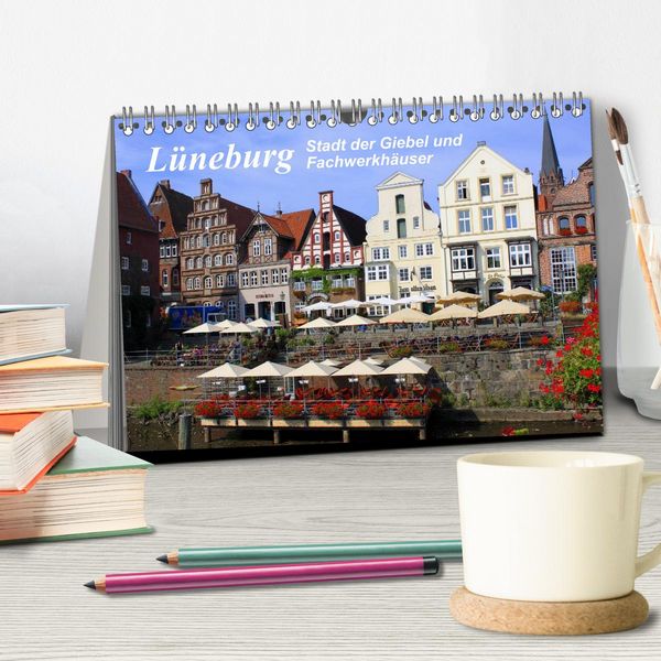 Produktbild: L&uuml;neburg - Stadt der Giebel und Fachwerkh&auml;user (Tischkalender 2026 DIN A5 quer), CALVENDO Monatskalender