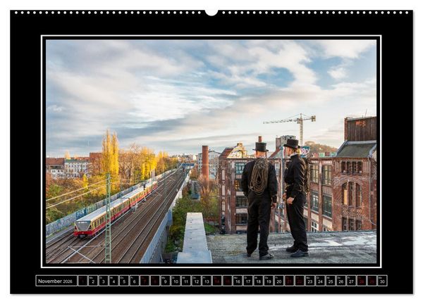 Produktbild: Schornsteinfeger &uuml;ber Berlin - Gl&uuml;ckseligkeit (Wandkalender 2026 DIN A2 quer), CALVENDO Monatskalender