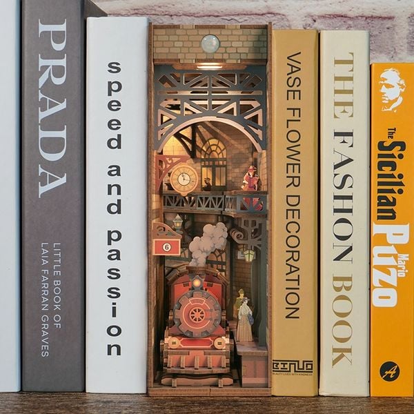 Book Nook DIY Bücherecke The Steam Age