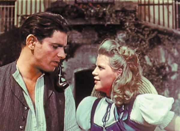 Produktbild: Die schönsten UFA - Klassiker in Farbe [4 DVDs]