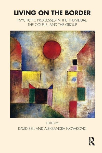 Produktbild: Living on the Border