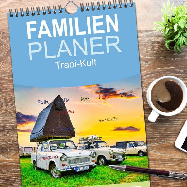 Produktbild: Familienplaner 2026 - Trabi-Kult mit 5 Spalten (Wandkalender, 21 x 45 cm) CALVENDO