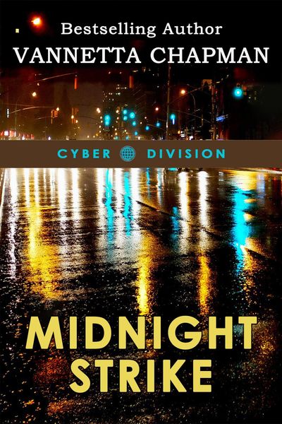 Produktbild: Midnight Strike (Cyber Division, #2)