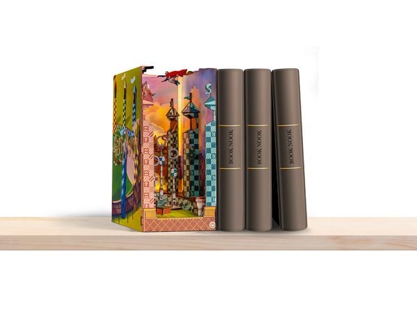 Produktbild: Book Nook DIY B&uuml;cherecke Harry Potter Quidditch Field von Revell Tiny Adventures