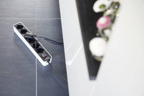Produktbild: Brennenstuhl 1153260020 Steckdosenleiste mit Schalter 6fach Wei&szlig;, Schwarz Schutzkontakt 1St.