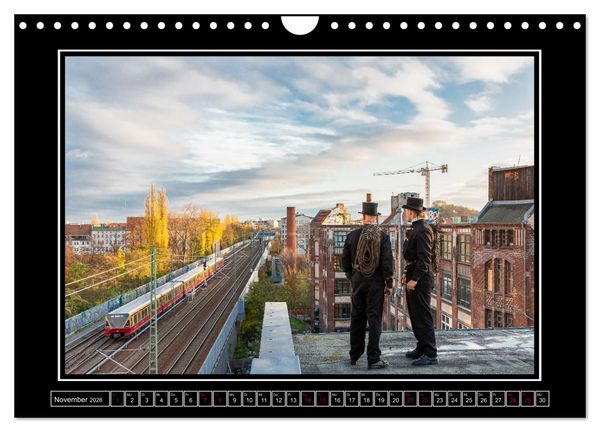 Produktbild: Schornsteinfeger &uuml;ber Berlin - Gl&uuml;ckseligkeit (Wandkalender 2026 DIN A4 quer), CALVENDO Monatskalender