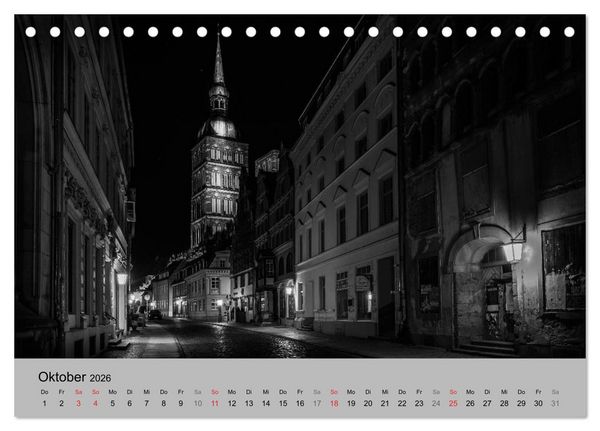 Produktbild: Hansestadt Stralsund bei Nacht (mit GPS-Koordinaten) (Tischkalender 2026 DIN A5 quer), CALVENDO Monatskalender