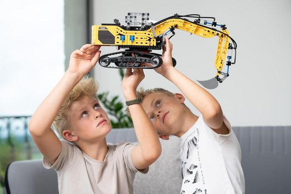 Produktbild: Fischertechnik 576450 - Liebherr R 938 Pneumatischer Bagger, Bausatz, Konstruktionsspielzeug