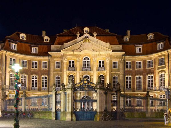 Produktbild: CALVENDO Puzzle Der Erbdrostenhof wurde 1753 bis 1757 erbaut. Er ist Teil der Barockinsel an der Salzstra&szlig;e | 1000 Teile Lege-Gr&ouml;&szlig;e 64x48cm Foto-Puzzle f&uuml;r gl&uuml;ckliche Stunden