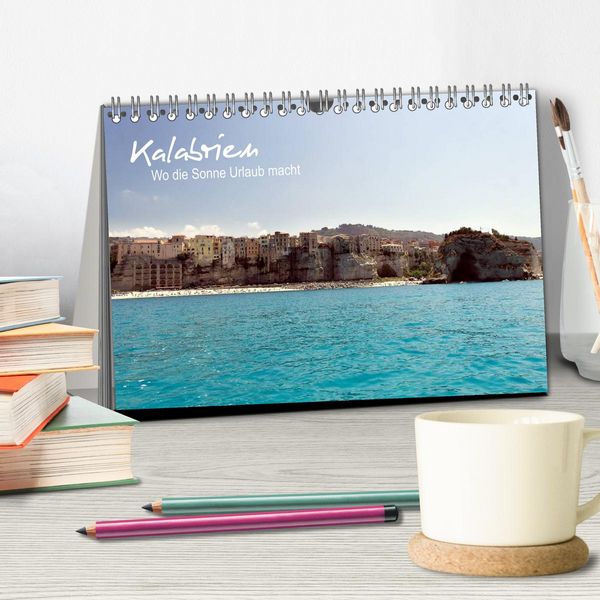 Produktbild: Kalabrien: Wo die Sonne Urlaub macht (Tischkalender 2026 DIN A5 quer), CALVENDO Monatskalender