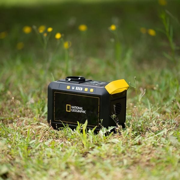 Produktbild: National Geographic 9060100 - Mobile Power Station mit USB, AC und DC Anschl&uuml;ssen
