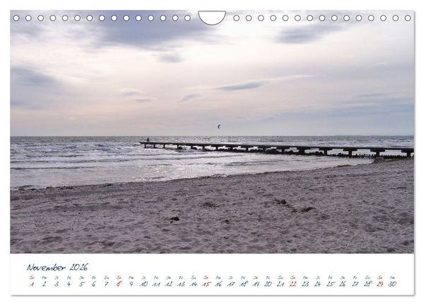 Produktbild: Seebr&uuml;cken an der Ostsee - Aufs Meer laufen und die frische Ostseebrise genie&szlig;en (Wandkalender 2026 DIN A4 quer), CALVENDO Monatskalender