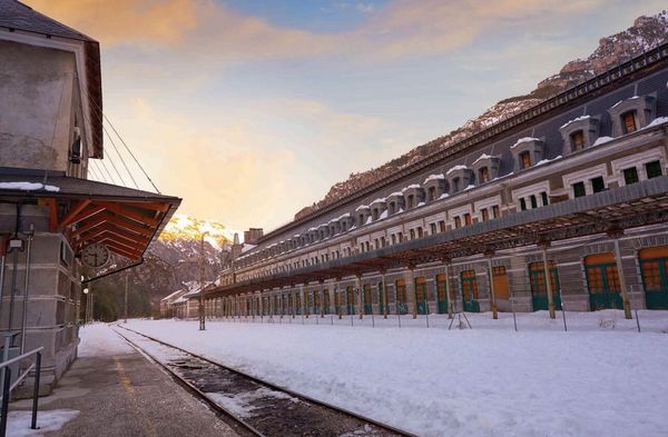 Produktbild: Abandoned Train Stations