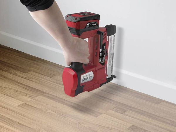 Produktbild: TOOLCRAFT TO-7427298 Akku-Nagler inkl. Akku-Lampe, ohne Akku, ohne Ladeger&auml;t