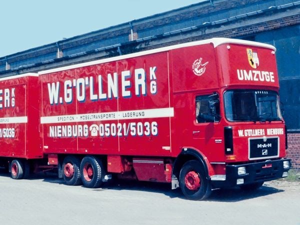 Produktbild: Jahrbuch Lastwagen 2023