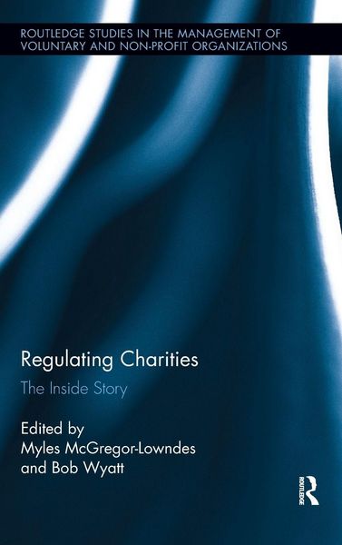 Produktbild: Regulating Charities