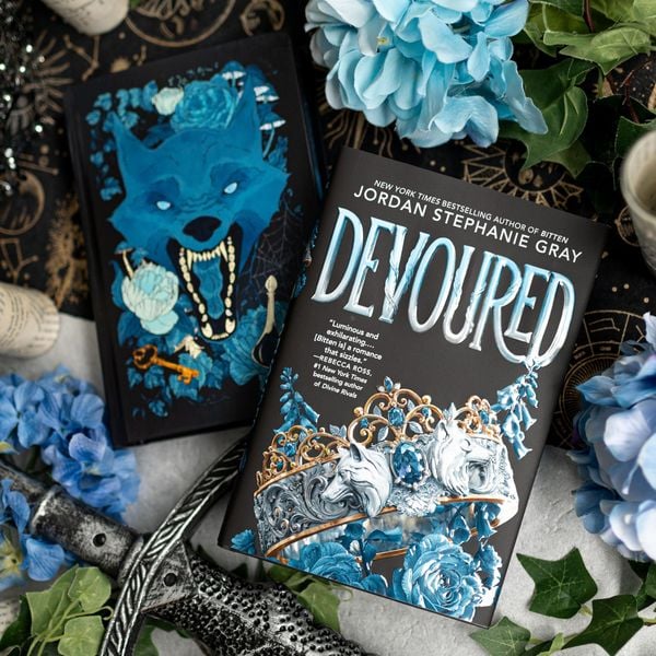 Produktbild: Devoured (Deluxe Limited Edition)