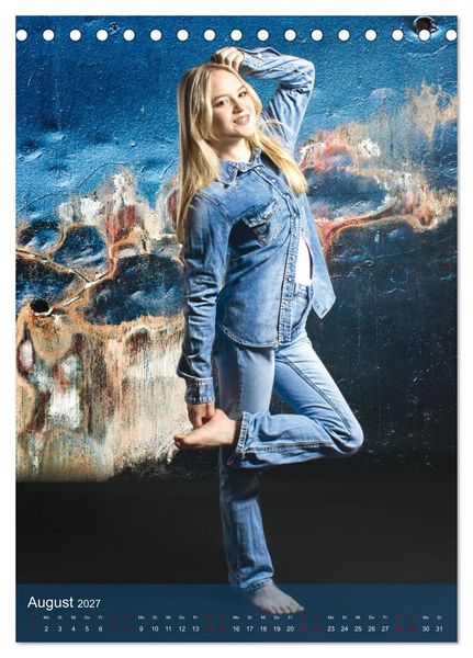 Produktbild: Hailie - Blond in Jeans (Tischkalender 2027 DIN A5 hoch), CALVENDO Monatskalender